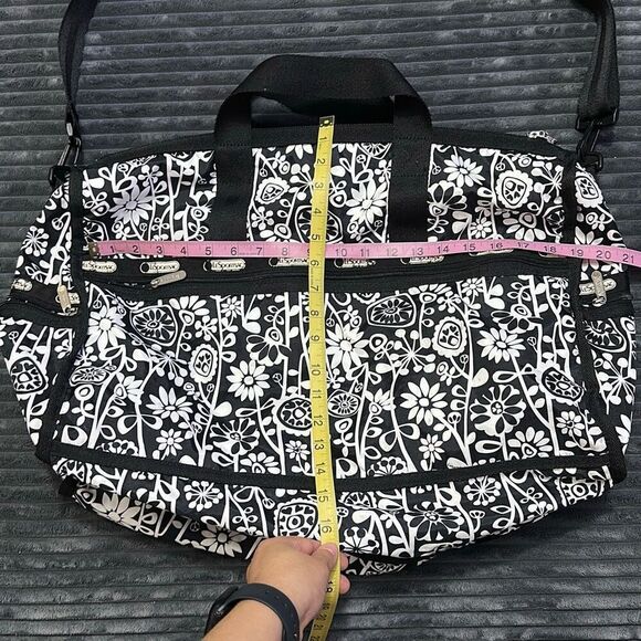 LeSportsac Large Floral Black And White Duffle Bag - Picture 4 of 10